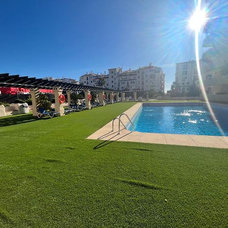 شقة Heart Of Puerto Banus Newly Renavated Free Parking , Wifi ,Pool,Gym,Padel Court ماربيا المظهر الخارجي الصورة