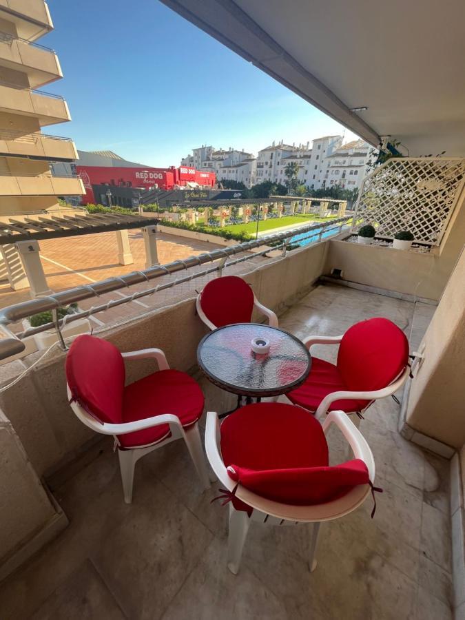 شقة Heart Of Puerto Banus Newly Renavated Free Parking , Wifi ,Pool,Gym,Padel Court ماربيا المظهر الخارجي الصورة