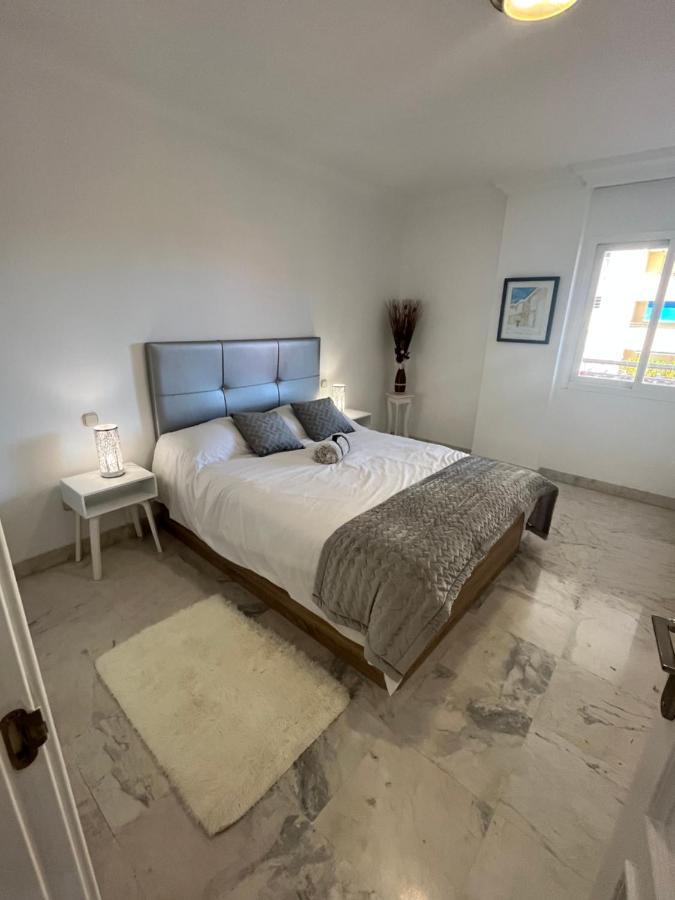 شقة Heart Of Puerto Banus Newly Renavated Free Parking , Wifi ,Pool,Gym,Padel Court ماربيا المظهر الخارجي الصورة